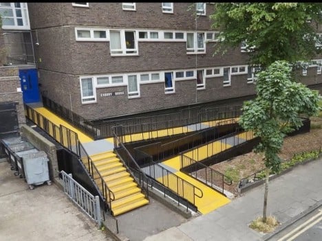 Can A Modular Ramp Turn 90 Degrees, And How Much Space Does A Platform Require?