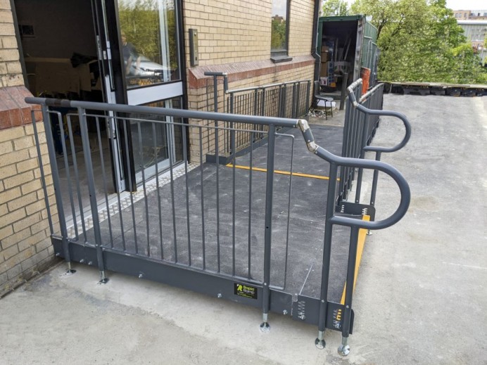 handicap entrance ramp, Office Building