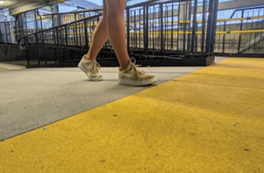 https://www.rapidramp.co.uk/file_upload/Yellow-contrasting-details-on-ramp_1788786017.jpg